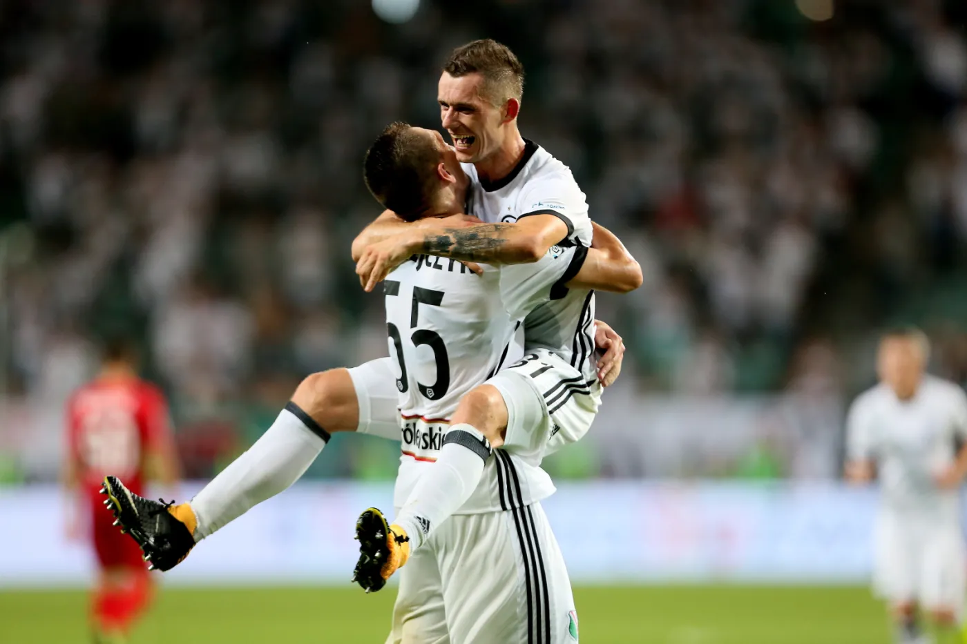 Ekstraklasa: Legia nie zachwyciła, ale wygrała. Piast nadal bez zwycięstwa