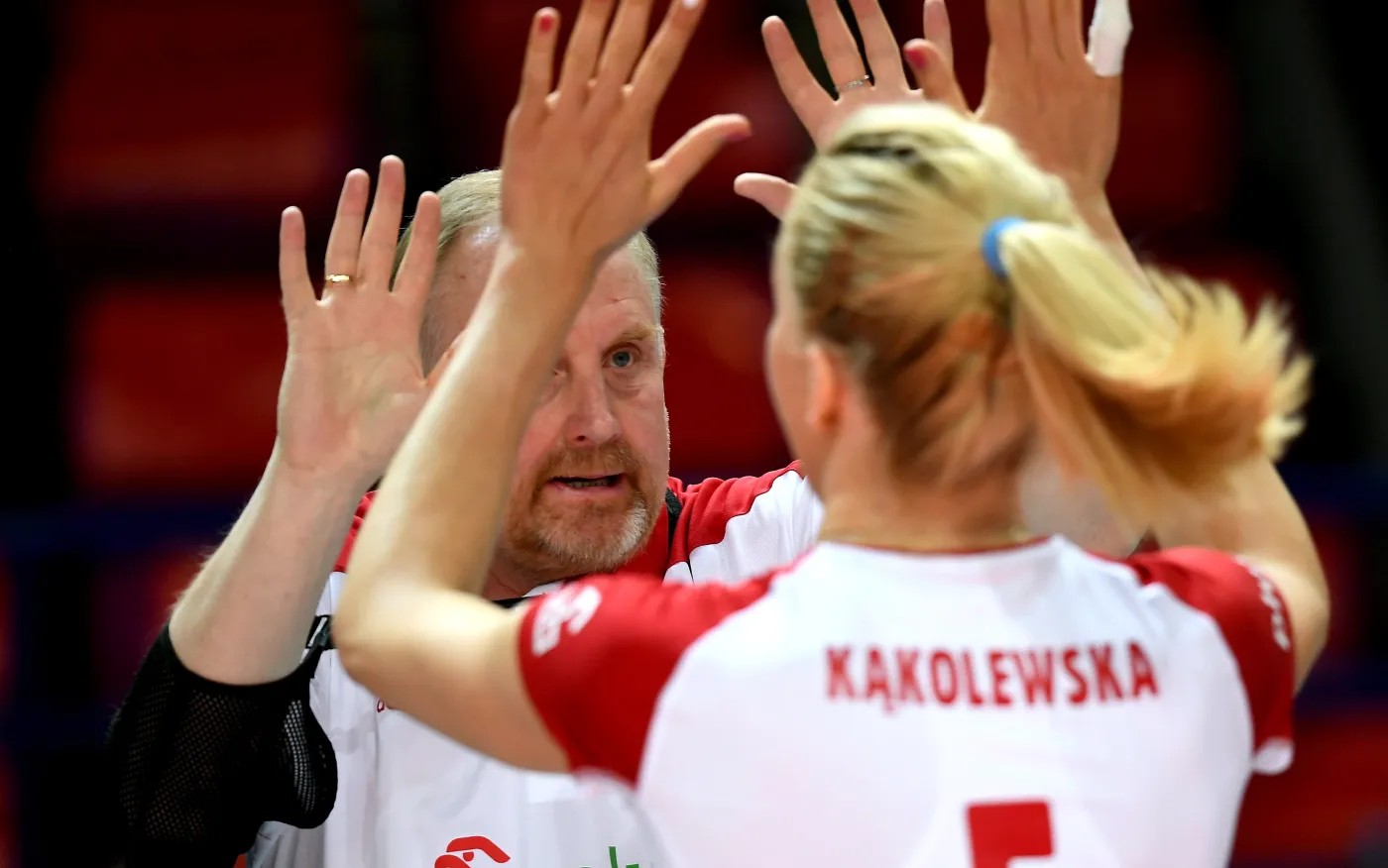 Trener reprezentacji Polski Jacek Nawrocki (w głębi) i Agnieszka Kąkolewska