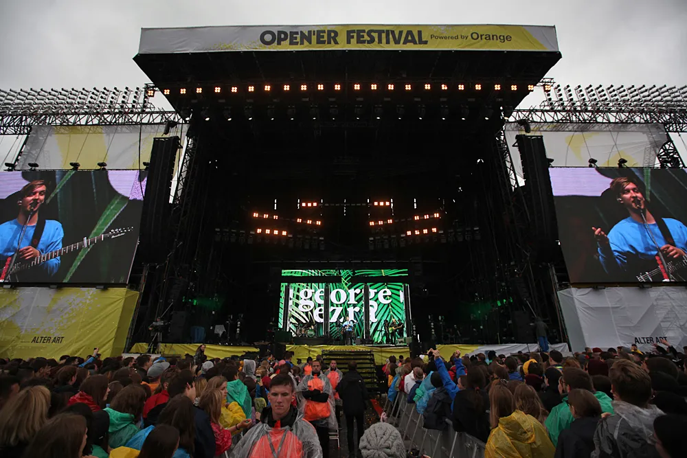 10277432-geogre-ezra-na-festiwalu-open-er.jpg
