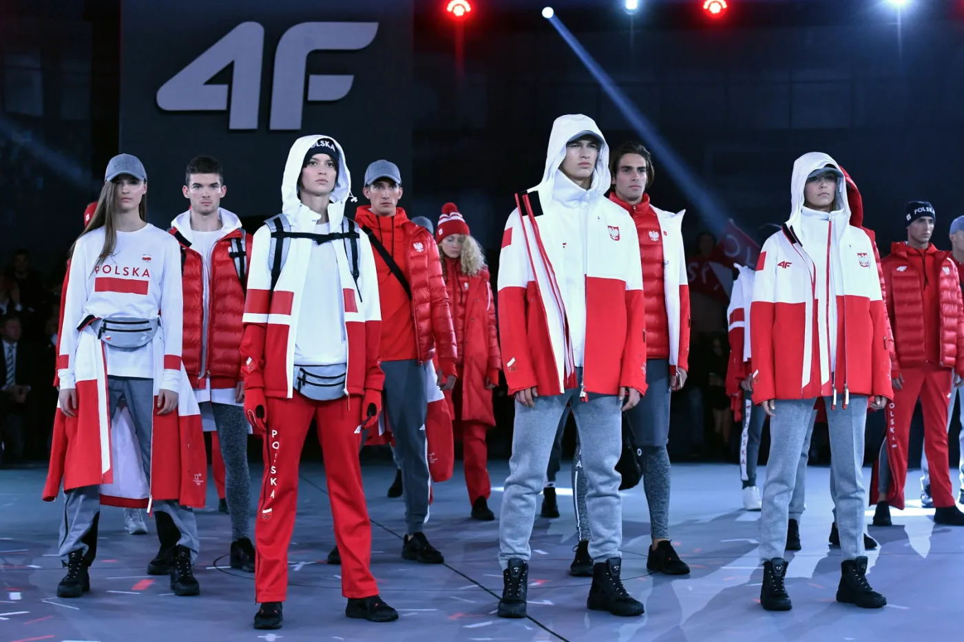 Pjongczang 2018: W takich strojach wystąpią polscy olimpijczycy. Ładne? [FOTO]