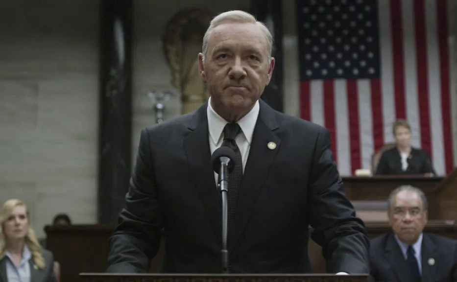 Kevin Spacey jako Frank Underwood w serialu "House of Cards"