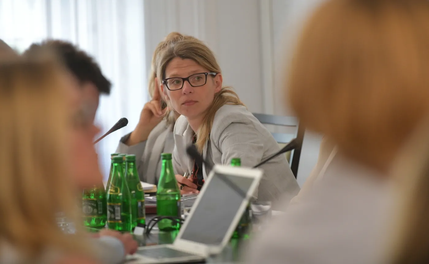 Podsekretarz stanu w Ministerstwie Zdrowia Katarzyna Głowala podczas posiedzenia senackiej komisji zdrowia