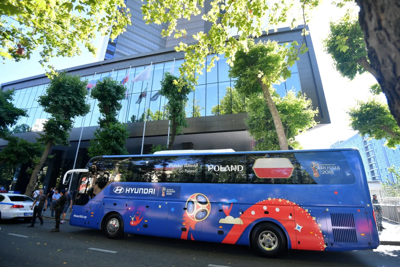 11034095-autokar-pilkarskiej-reprezentacji.jpg