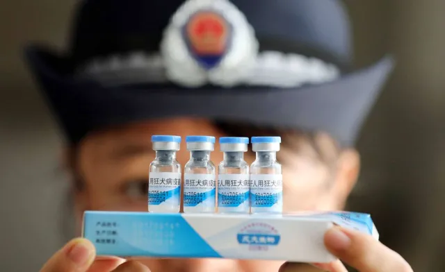 Afera z wadliwymi chińskimi szczepionkami. Zatrzymano 15 osób