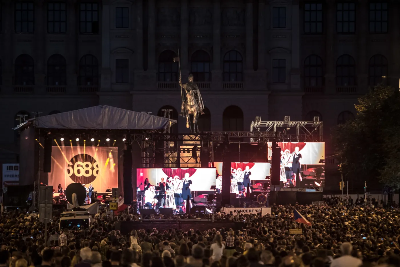 11309989-koncert-w-pradze-z-okazji-rocznicy.jpg