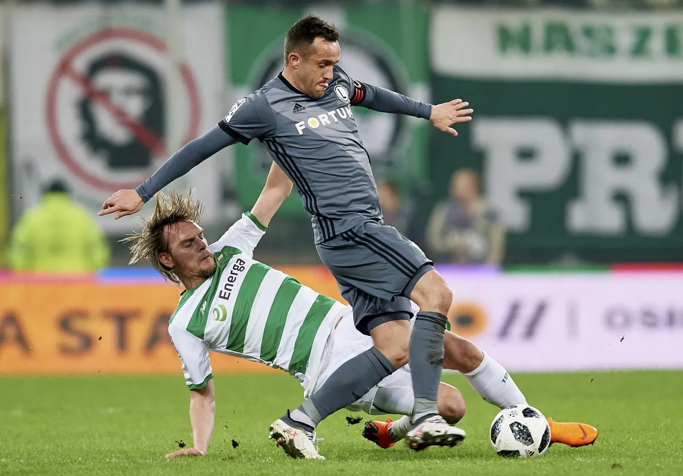 Ekstraklasa: Pewne zwycięstwo Legii nad Lechią. Mistrz dogonił lidera