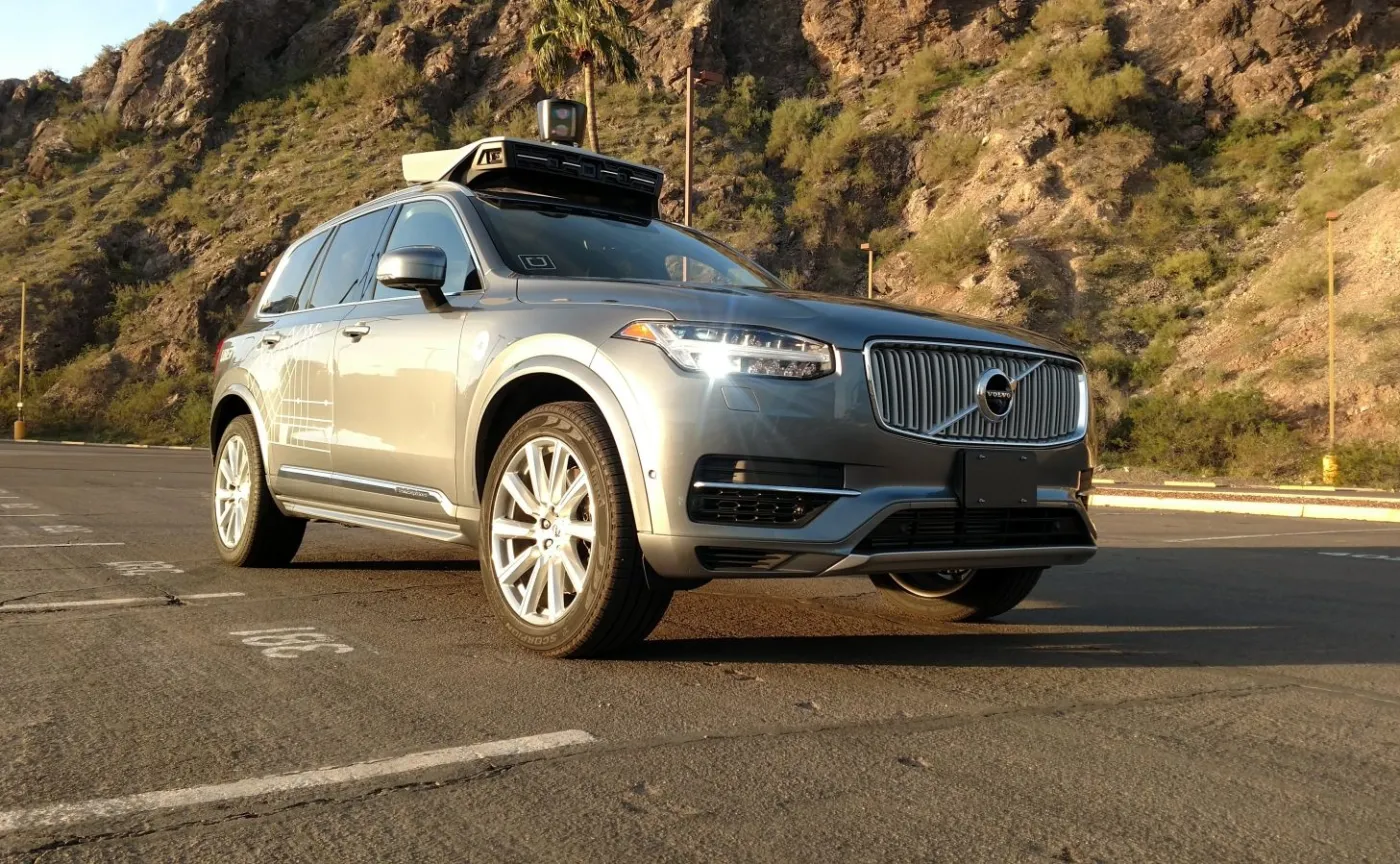 10853027-autonomiczne-volvo-xc90-testowane.jpg