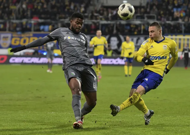 Legia przegrała drugi mecz z rzędu. Mistrzostwo oddala się coraz bardziej