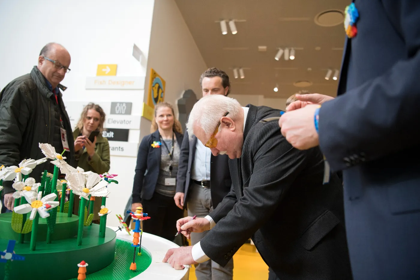 10916330-lech-walesa-lego-house-photo-lars.jpg