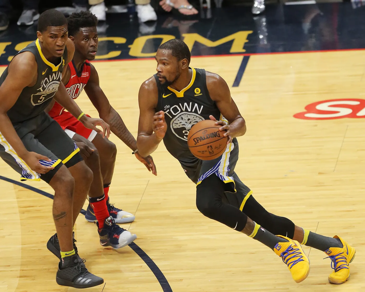 Liga NBA: Warriors i Rockets o krok od finału na Zachodzie