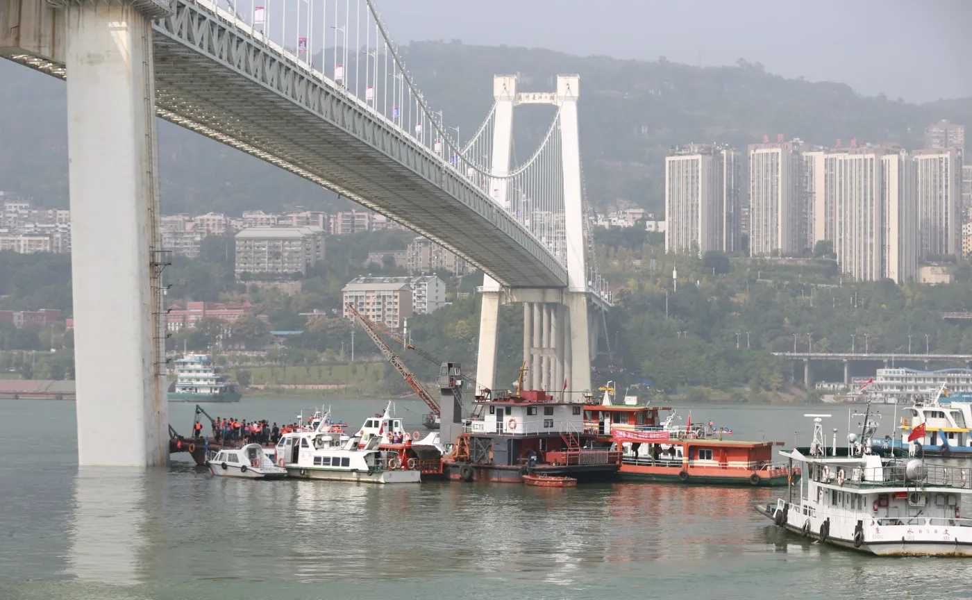 Ratownicy szukają ciał po tragedii w Chongqing