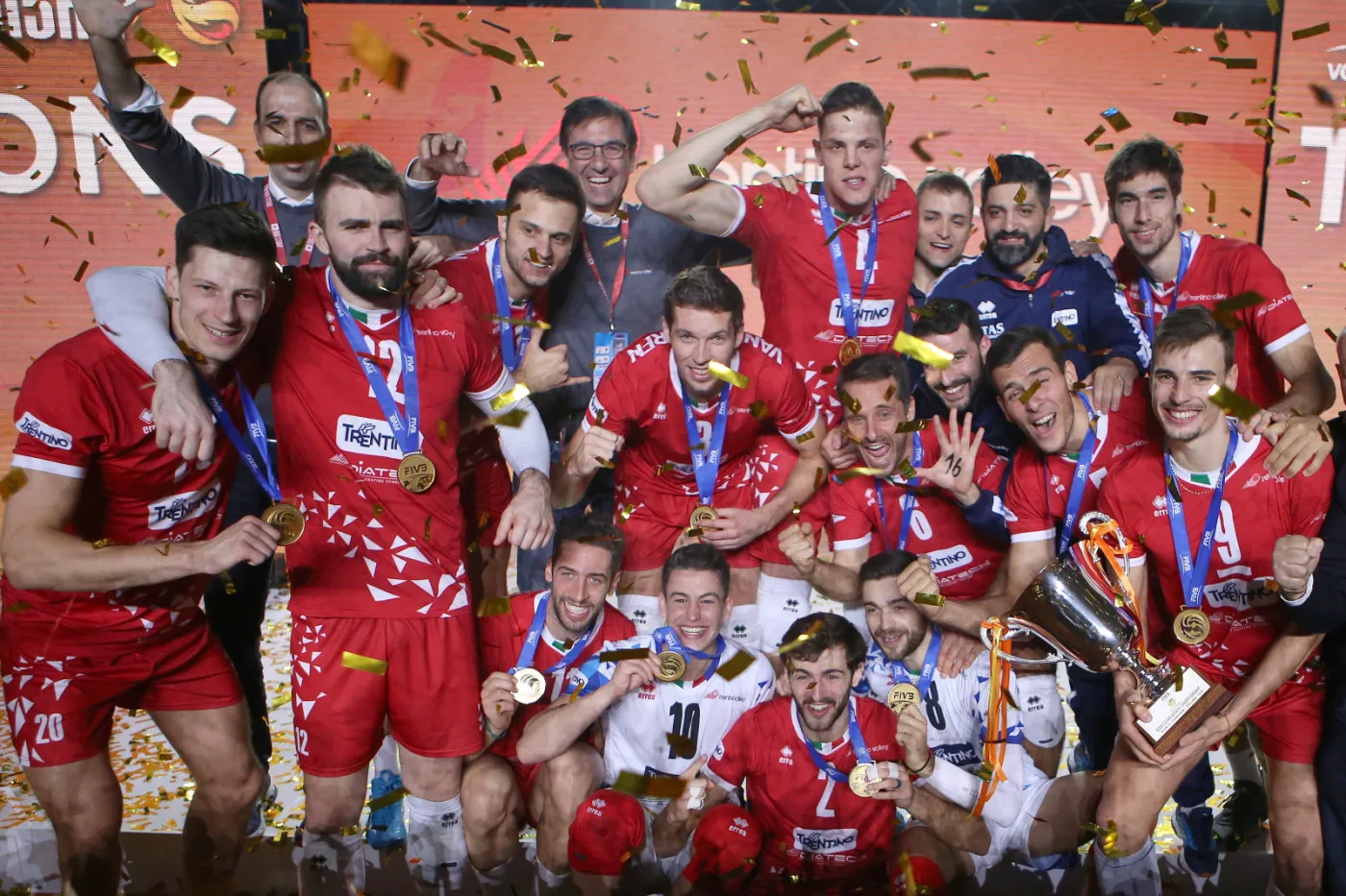 Siatkarze Trentino Volley cieszą się ze zwycięstwa w finale klubowych mistrzostw świata z Cucine Lube Civitanova