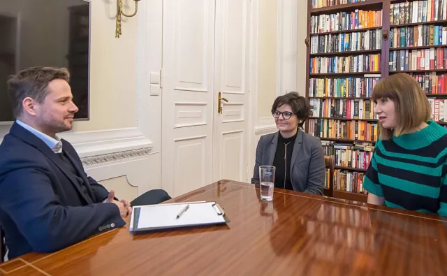 Trzaskowski chwali się, że Grażyna Wolszczak wycofała pozew o smog wobec ratusza. Jaki szydzi: Wielki dzień dla Warszawy