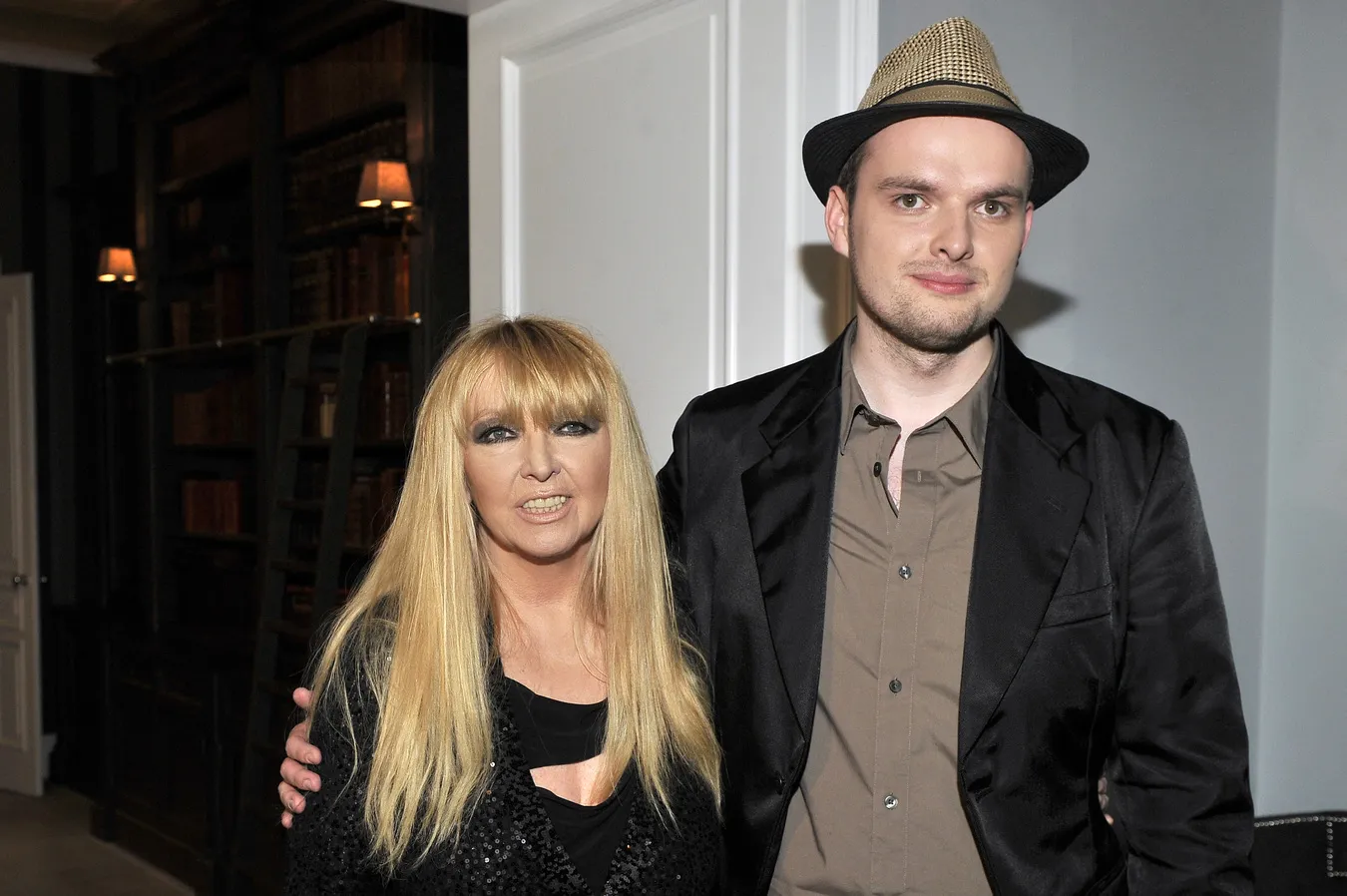 Syn Rodowicz zeznawał w sprawie "dilera gwiazd". Artystka wierzy w jego niewinność: Nie wydaje mi się, żeby brał narkotyki