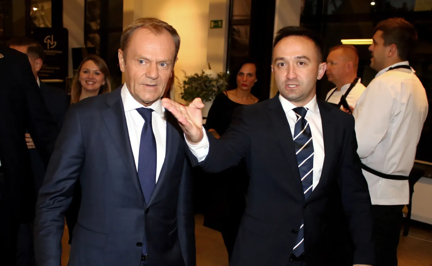 11503684-donald-tusk-w-drodze-na-urodzinowe.jpg
