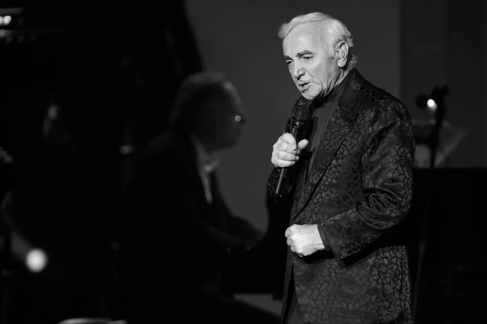 11512722-charles-aznavour-podczas-koncertu.jpg