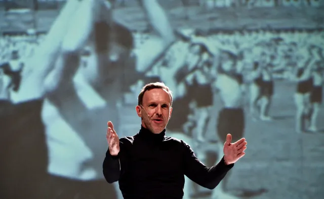 "Mein Kampf" i "Wróg się rodzi" w teatrach. "Instytucjami kultury zarządzają ludzie, którzy oderwali się od rzeczywistości"