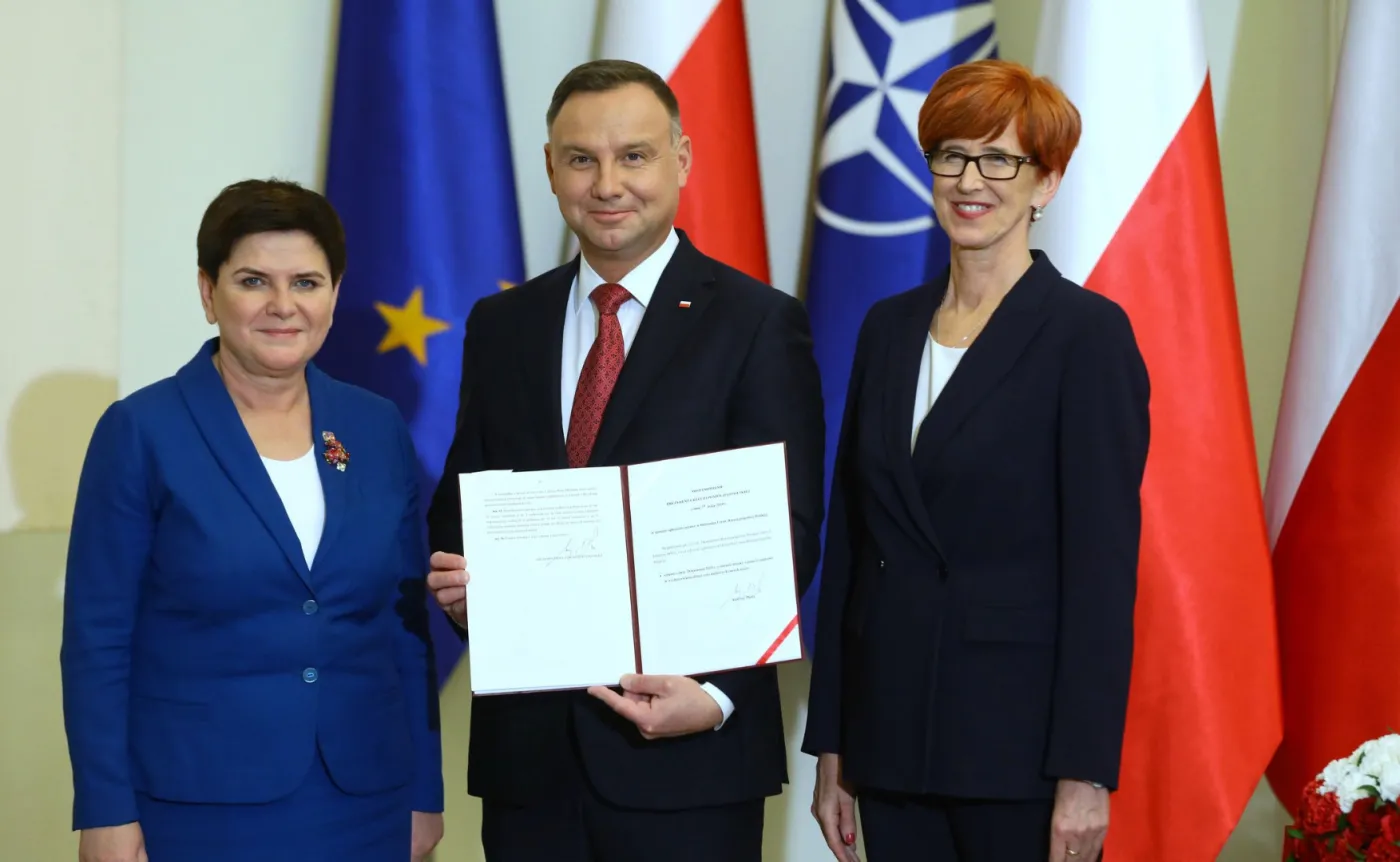 prezydent Andrzej Duda, wicepremier Beata Szydło, minister Elżbieta Rafalska
