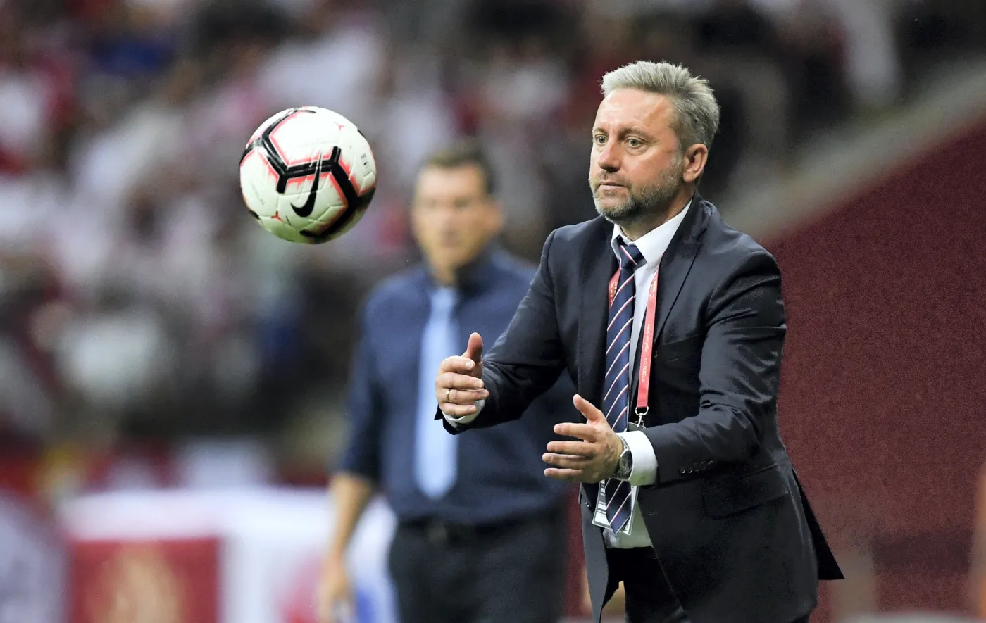 Trener reprezentacji Polski Jerzy Brzęczek podczas meczu eliminacyjnego grupy G piłkarskich mistrzostw Europy z Izraelem