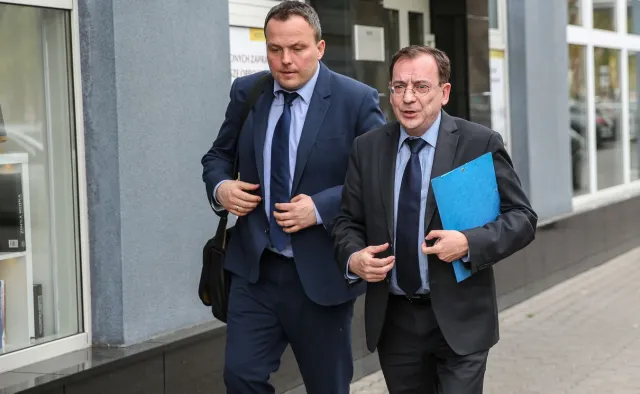 Chcieli zawieszenia szefa ABW, dostali od niego pismo przedsądowe. "Pytaliśmy o związki ze Srebrną"