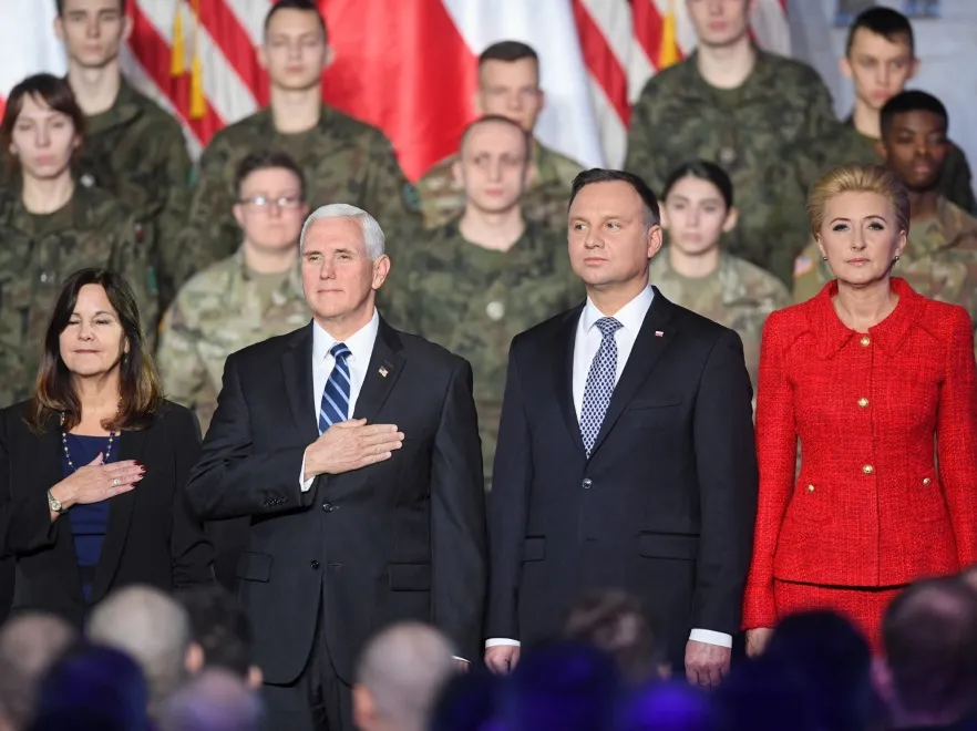 12128140-karen-pence-michael-pence-andrzej.jpg