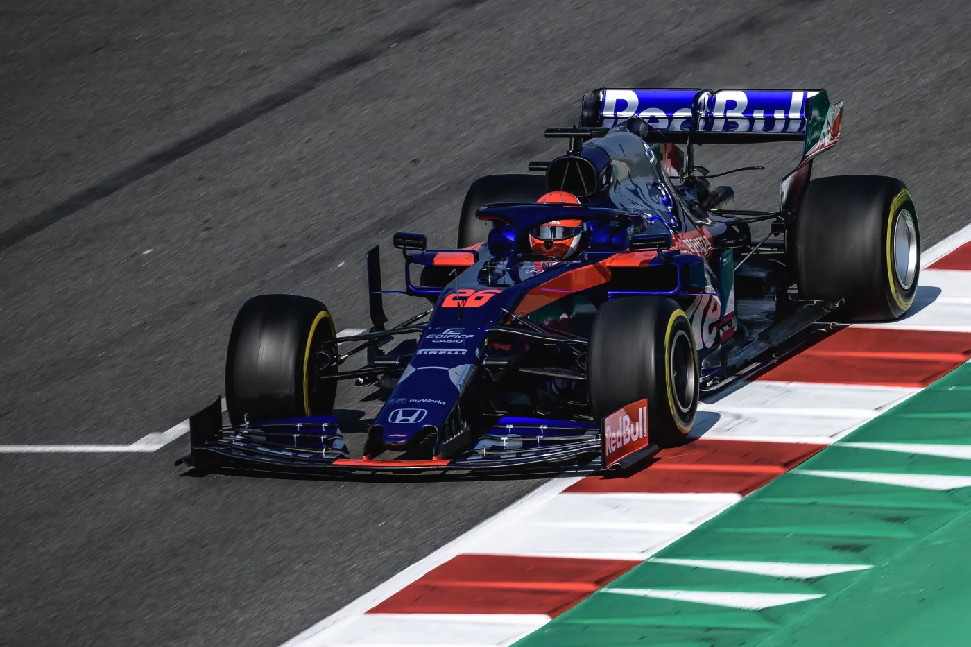 12190596-toro-rosso-daniil-kwiat-alexander.jpg