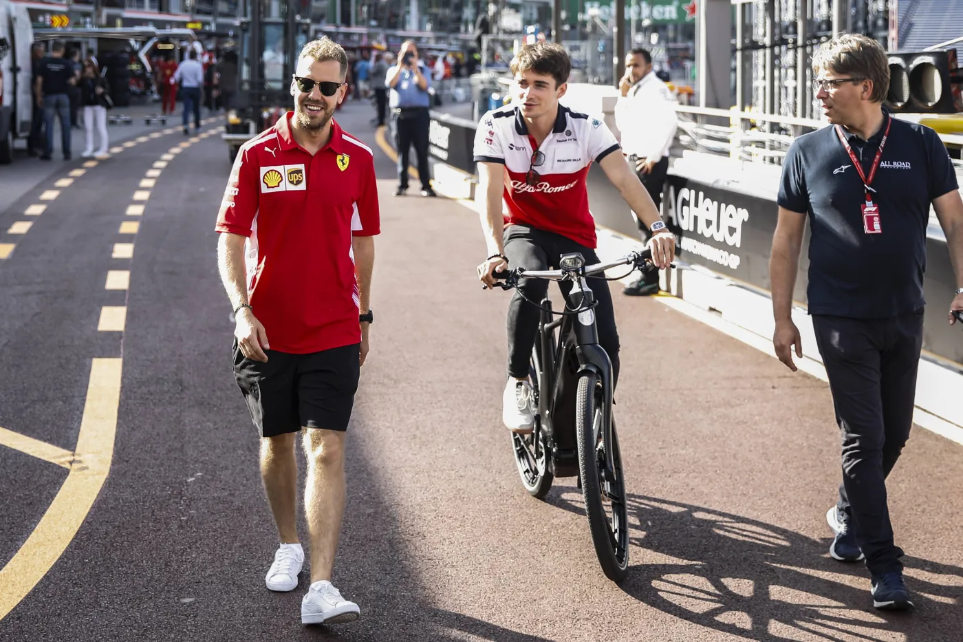 12190755-ferrari-sebastian-vettel-charles.jpg