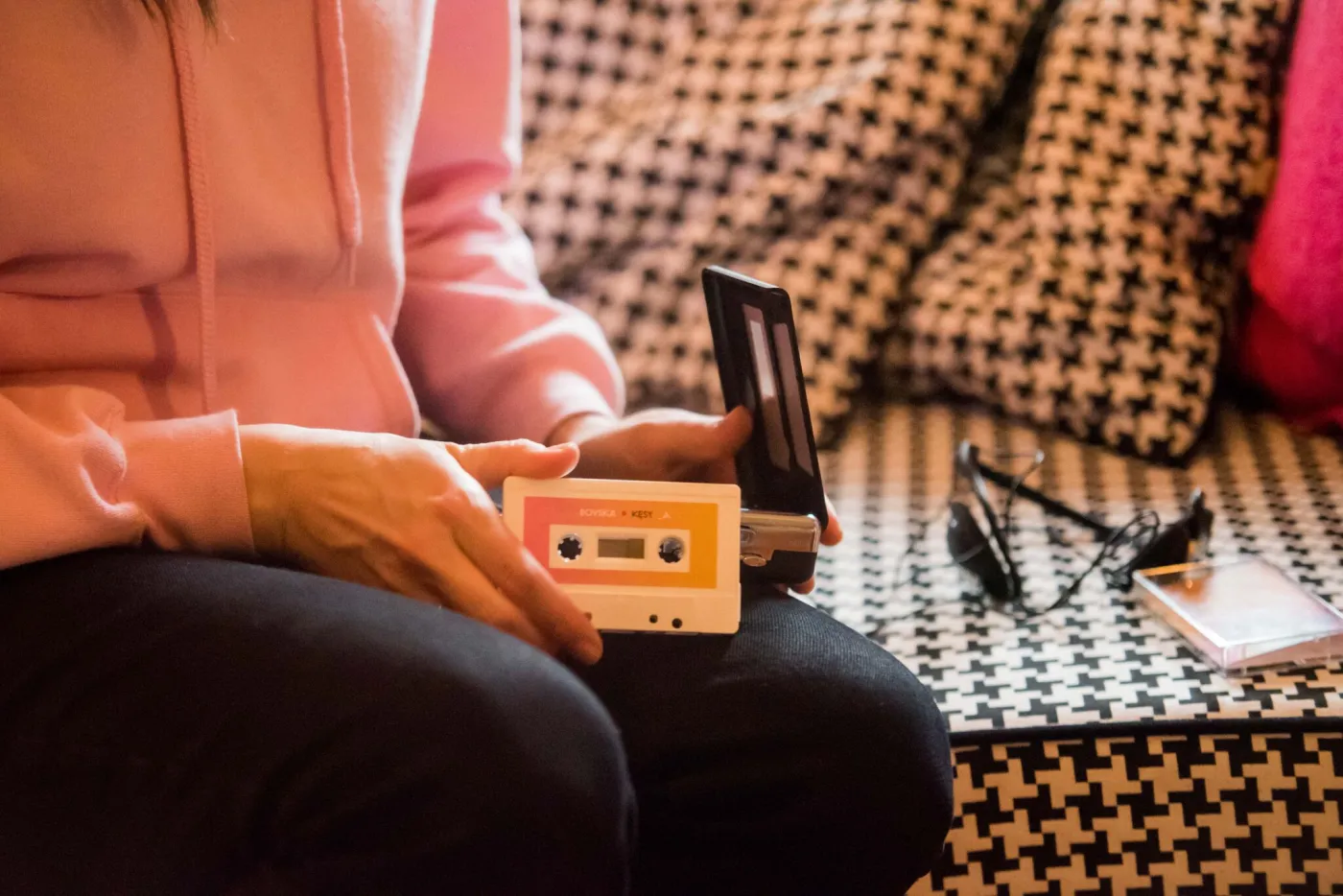 Kadr z teledyku Bovskiej "Luksus / Gdy na mnie patrzysz"