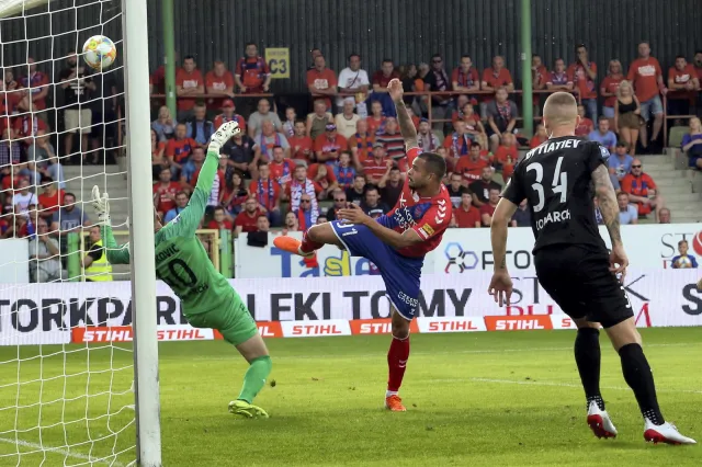 Ekstraklasa: Pierwsze zwycięstwo Cracovii. Raków nie poradził sobie w roli gospodarza