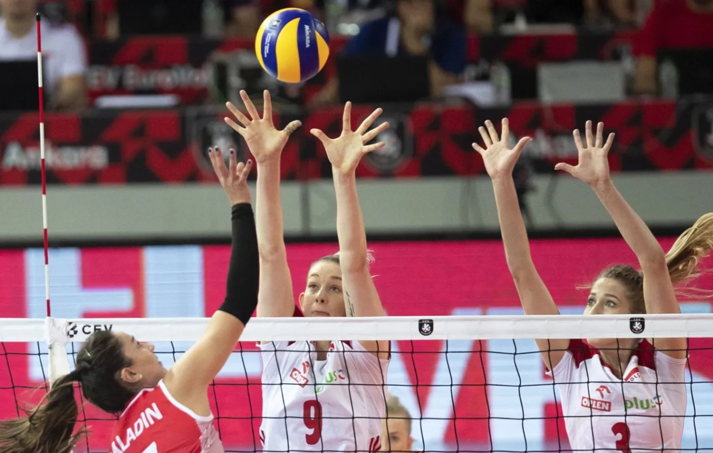 Blok Magdaleny Stysiak i Klaudii Alagierskiej 