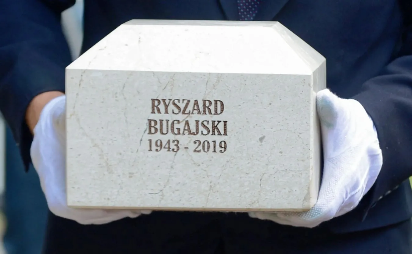 12403623-rezyser-ryszard-bugajski-spoczal.jpg