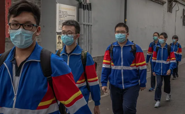 Zgony na lekcjach WF. Władze reagują i zakazują noszenia maseczek