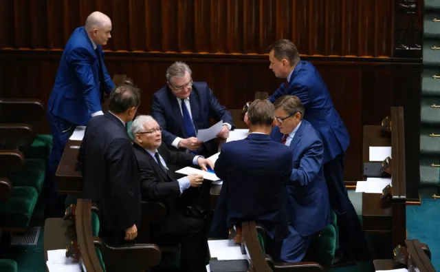 Awantura w Sejmie. Kaczyński w czasie wystąpienia Nowackiej: Chamska hołota. KOMENTARZ Tuska [WIDEO]