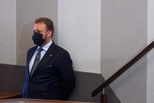 Szumowski: Zajmuję się koronawirusem, a nie dymisją [WYWIAD DGP]