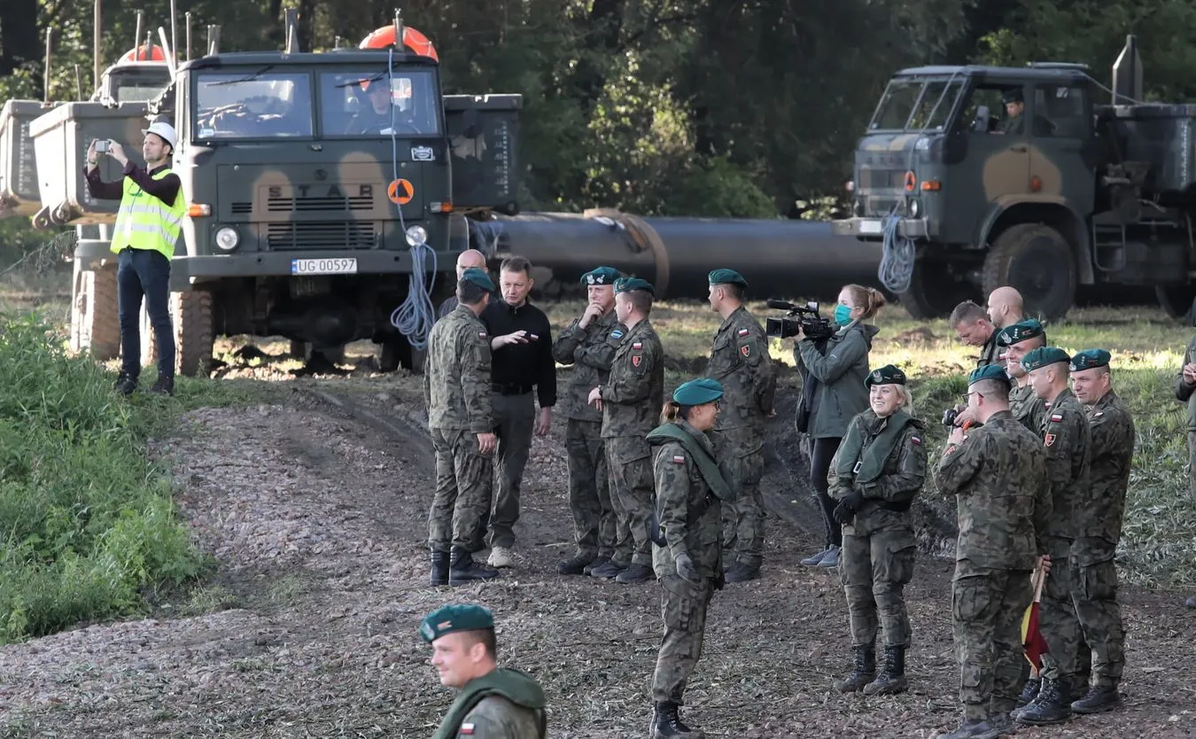 Błaszczak: Most pontonowy na Wiśle gotowy