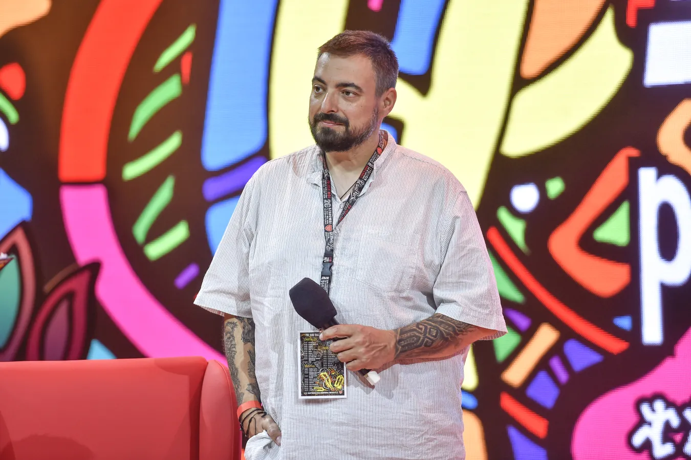 Sekielski prezentuje efekt spektakularnej metamorfozy. "Żona kazała zrobić porządek w szafie"