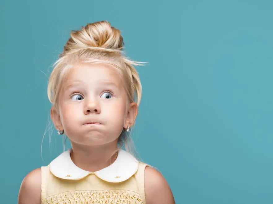 Wyniki badania dające do myślenia. Oto, jakie kompleksy powoduje u małych dzieci korzystanie ze smartfonów