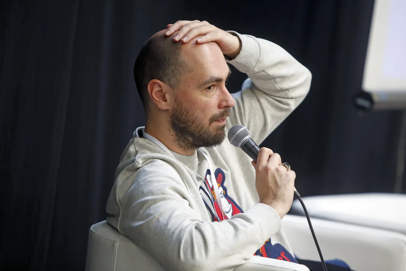 Żulczyk ostro o Kaczyńskim: Straszno-śmieszny, mlaszczący mikrus