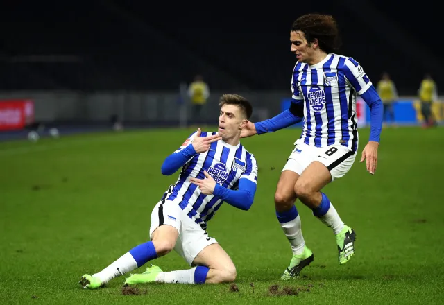 "El Pistolero" znów strzela! Dwa gole Krzysztofa Piątka w derbach Berlina