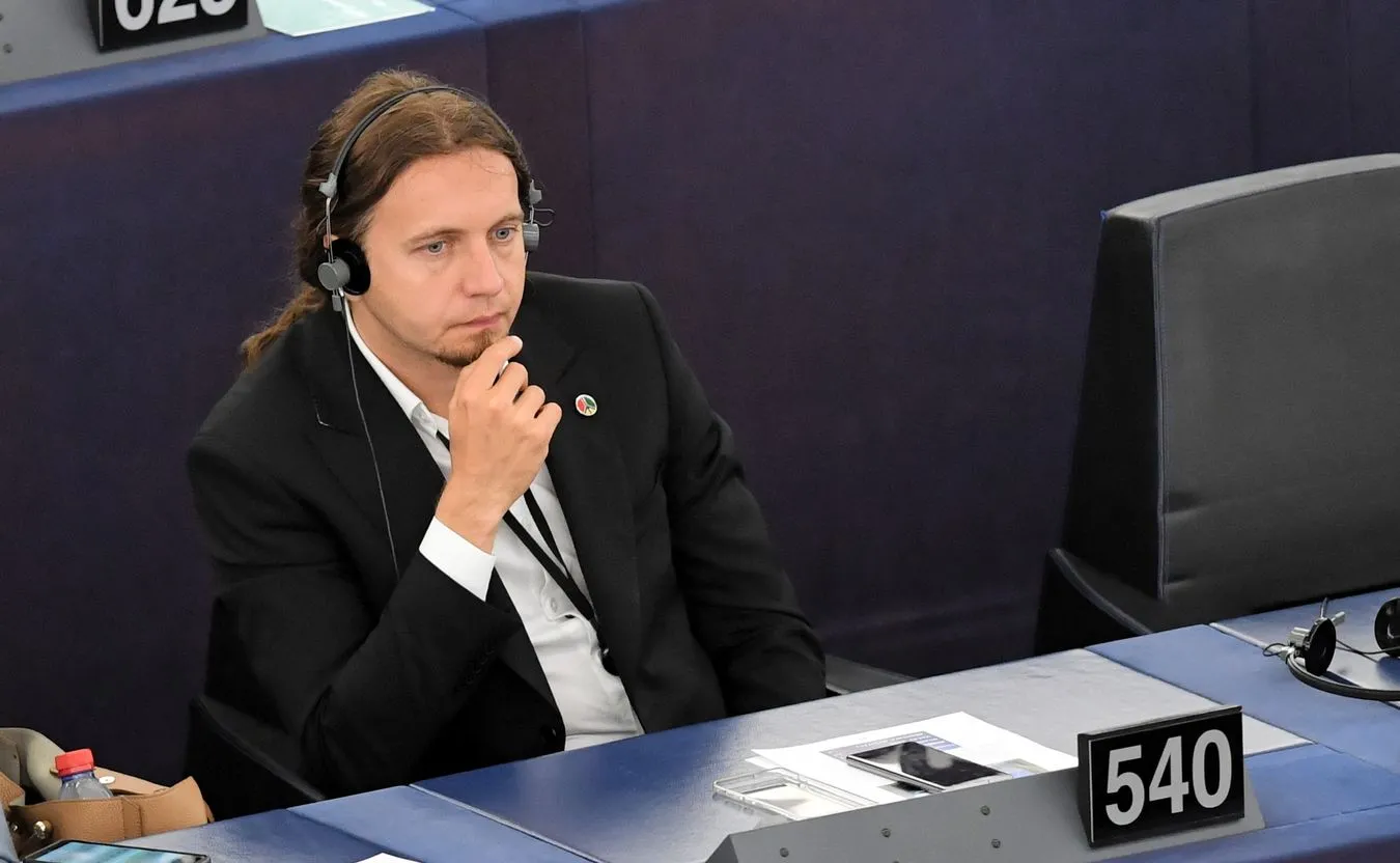 Europoseł zagiął tłumacza. Kohut przemawiał w gwarze śląskiej w PE [WIDEO]