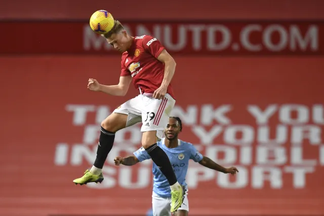 Derby Manchesteru bez emocji i goli. Krótki występ Kamila Grosickiego