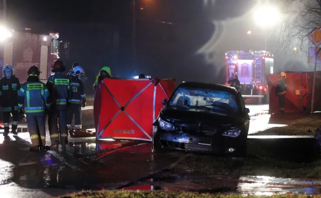 Kierowca bmw aresztowany. Wjechał w pieszych wracających z pogrzebu