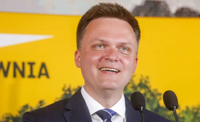 Hołownia ponownie wyprzedził Dudę. Komu jeszcze ufają Polacy? [SONDAŻ]