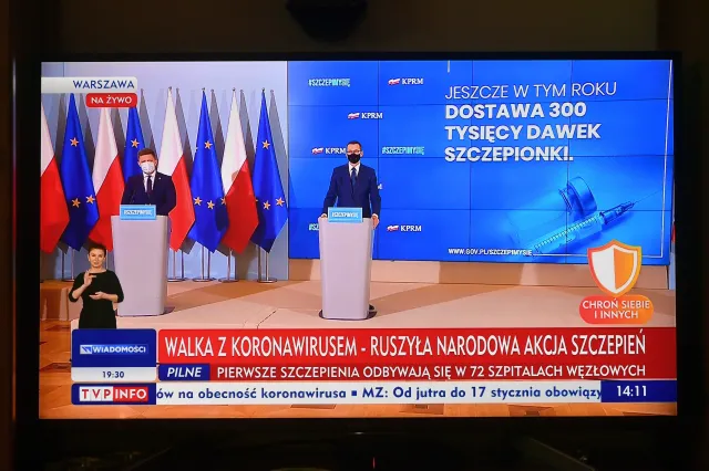 Morawiecki: Zgłoszę się na szczepienie - zgodnie z wyznaczoną kolejnością