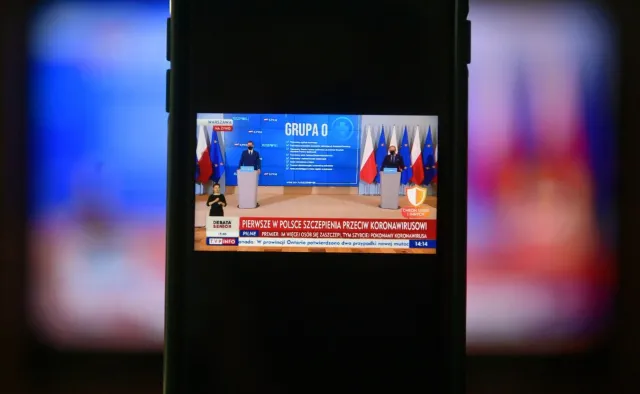 Godzina policyjna w sylwestra? Mandaty? Zakaz przemieszczenia się? Niedzielski WYJAŚNIA