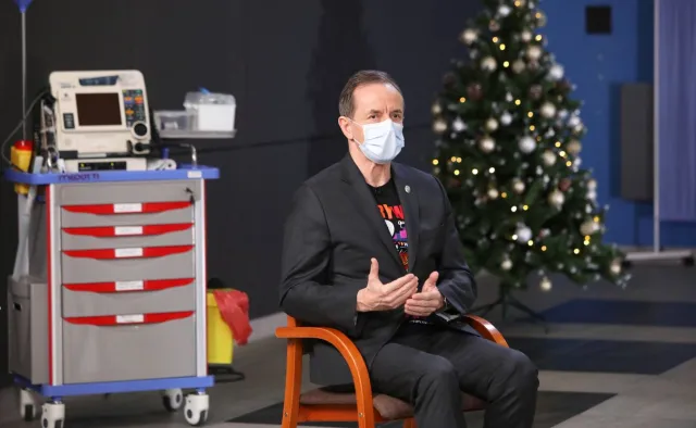 Grodzki o szczepieniach: Arbitralny podział na grupy jest "trochę sztuczny"