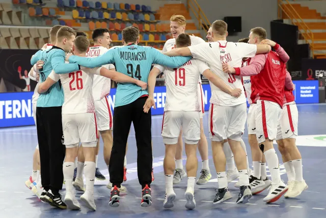 Kibice wściekli na TVP za brak transmisji z MŚ. Szef redakcji sportowej odpowiedział