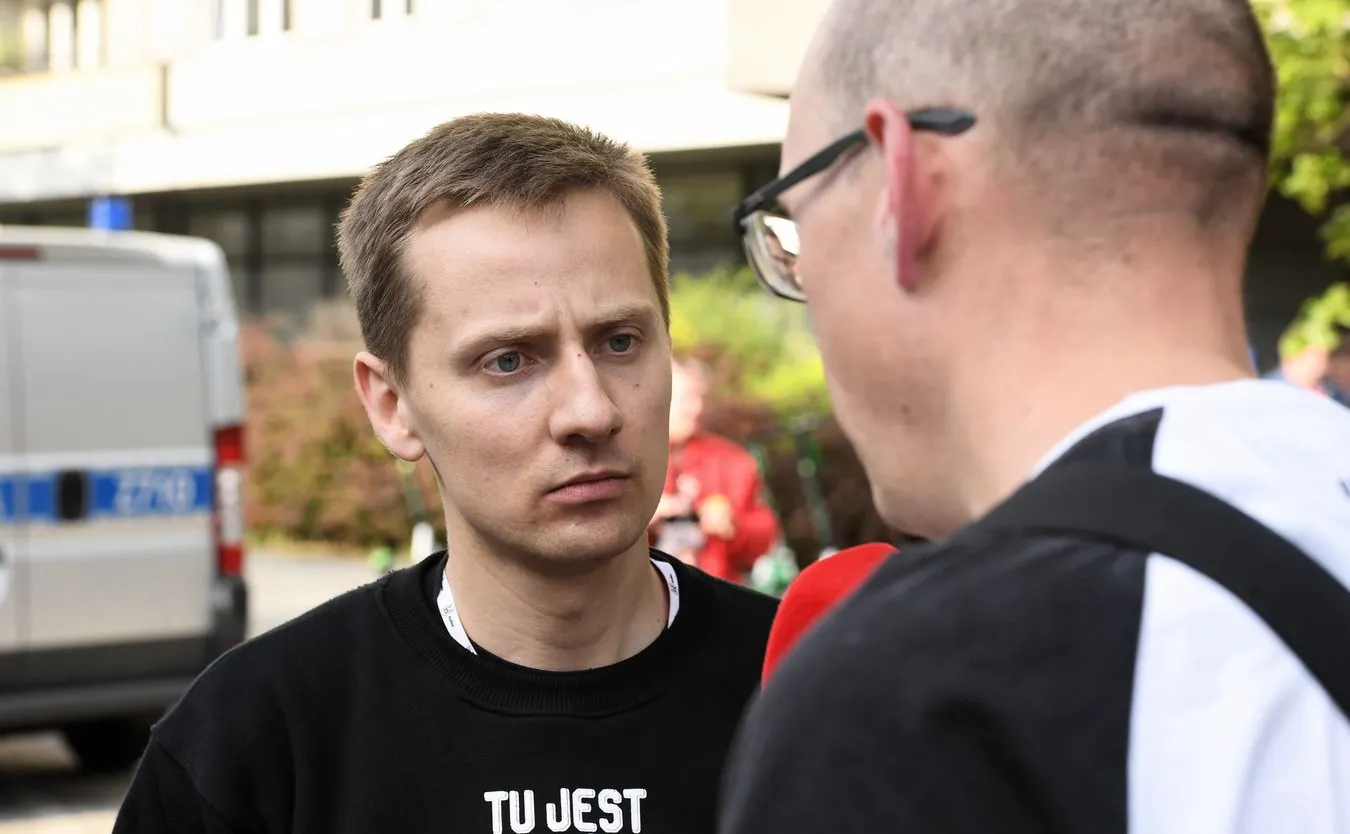 Umorzenie śledztwa ws. kazań byłego księdza Międlara. Prokuratura: Decyzja była prawidłowa