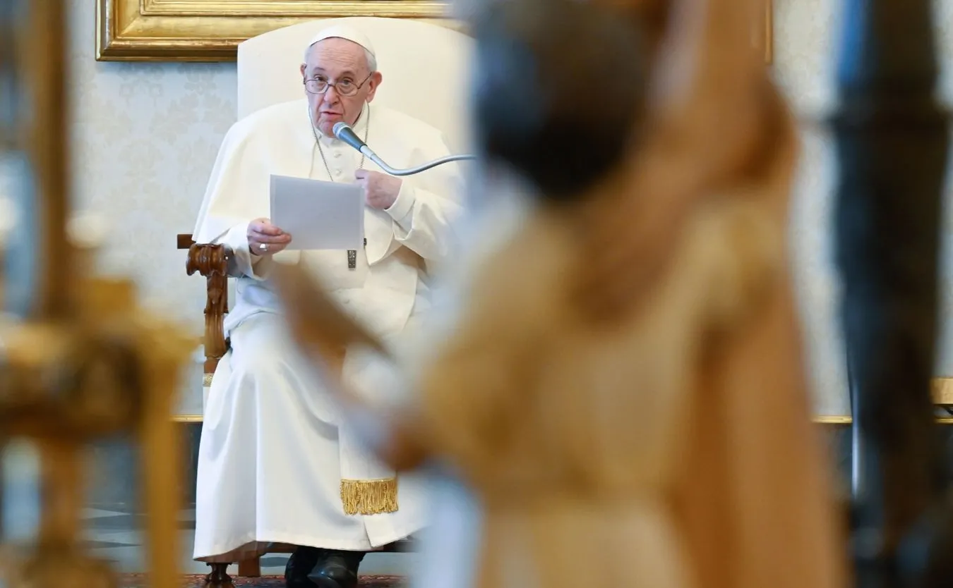 Papież apeluje do sędziów ws. unieważniania małżeństw: Co będzie z dziećmi?