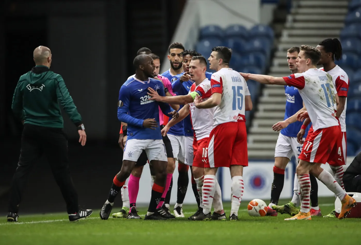 Skandal na meczu Ligi Europy. Rangers FC oskarża piłkarza Slavii o rasizm